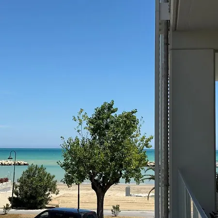 Prima Fila Mare - Vista Mare شقة ألبا أدرياتيكا